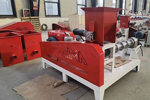 A Design and Fabrication of Fish Feed Pelleting Machine 